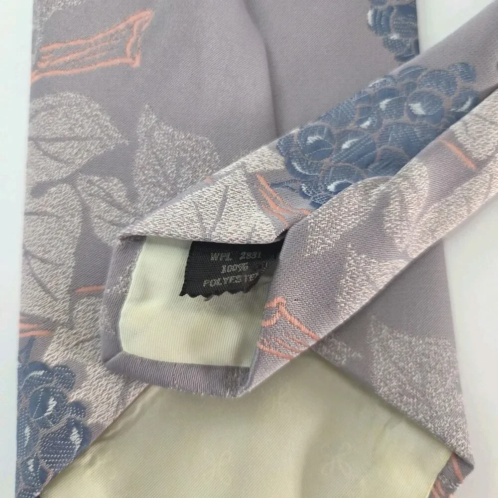 VTG Johnny Carson Tie Mens Grapes Wine Vineyard Gray Polyester Dress Tie Purple